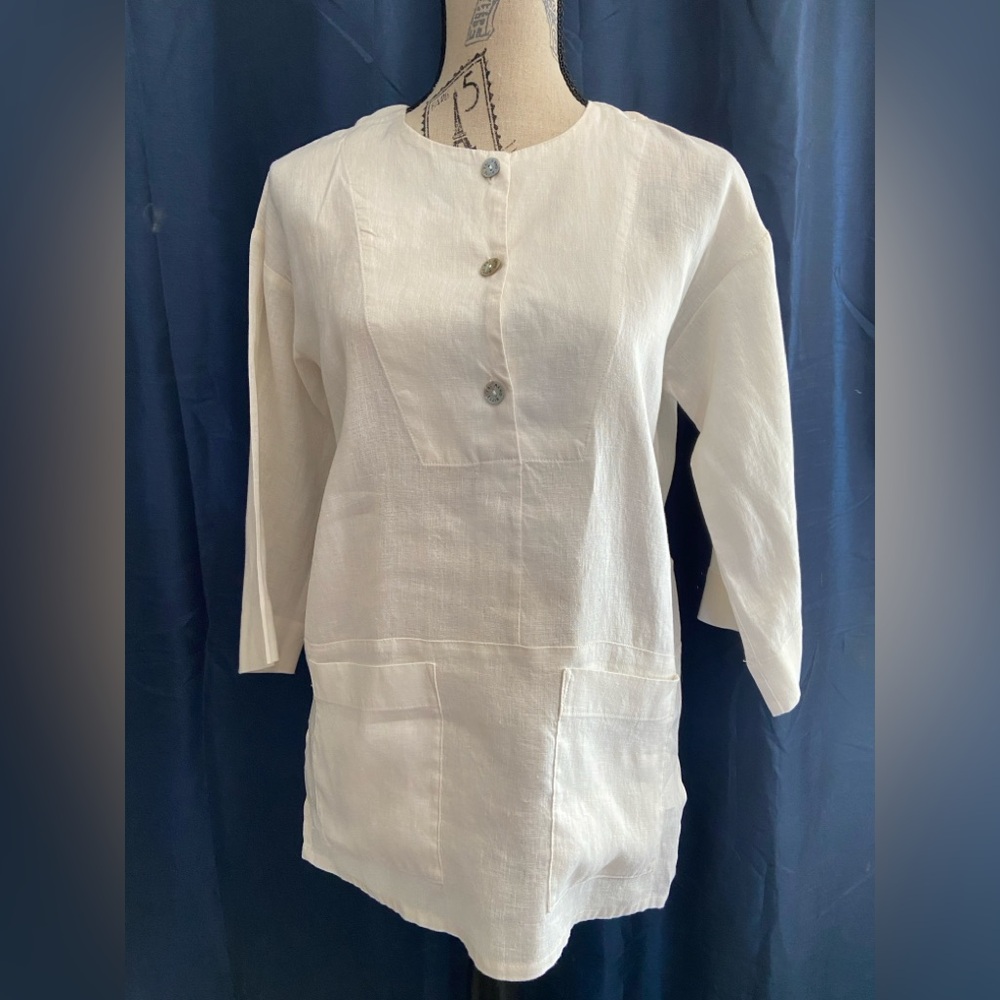 Elegant White Women's Tunic Top